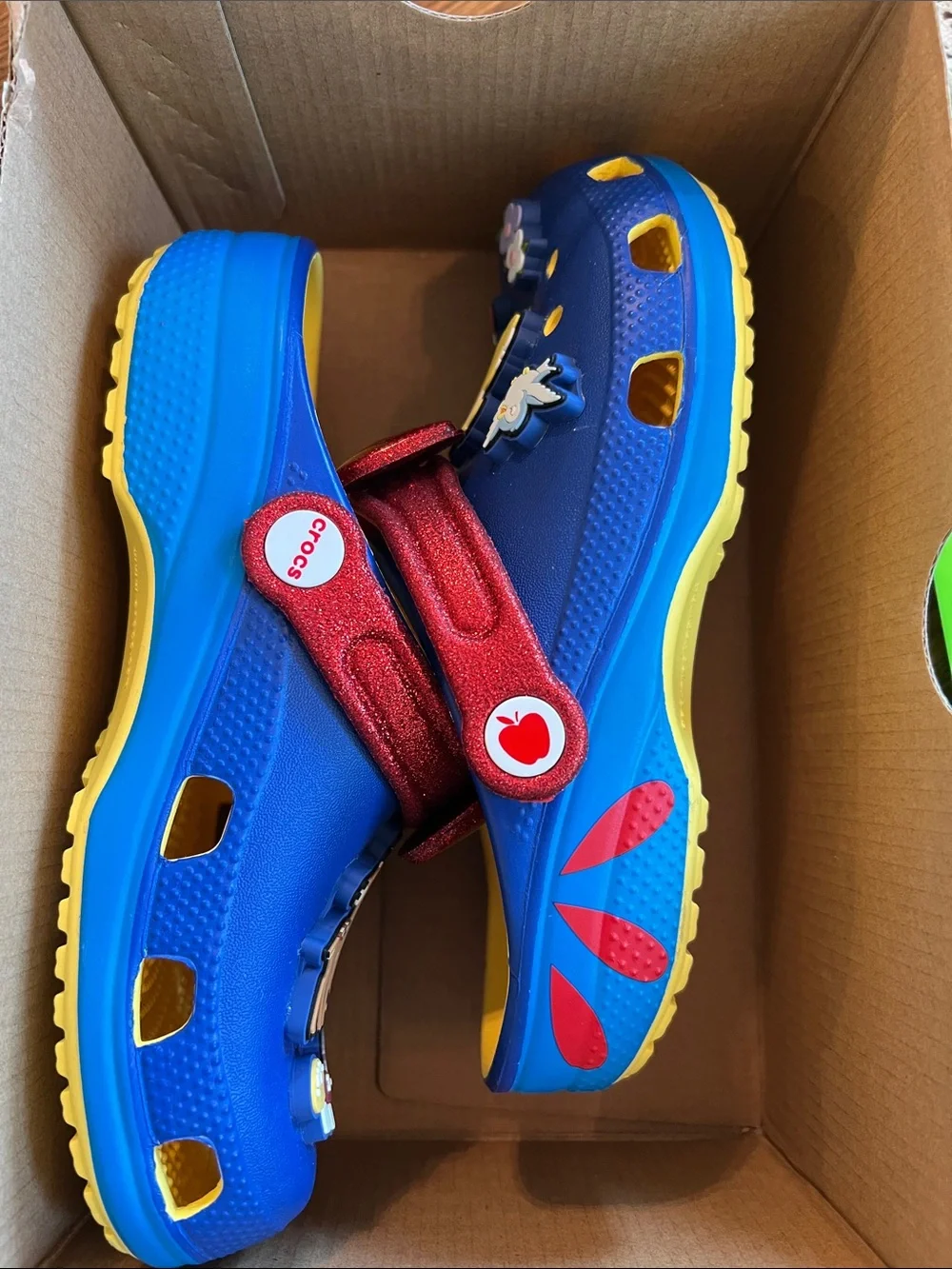 Snow White Kids 3 Crocs Classic Clog - J3 - Sunshine New in Box Disney